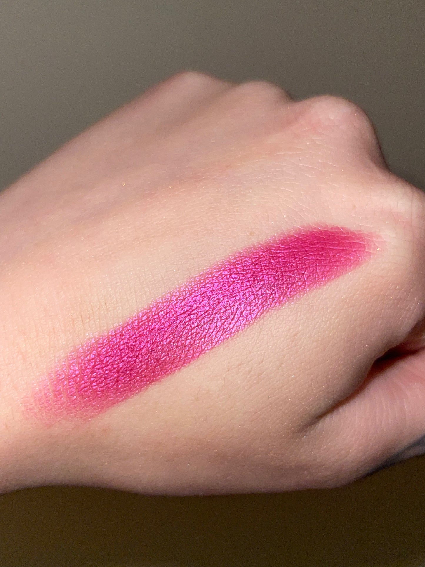 VIP- Foiled Eyeshadow Pan