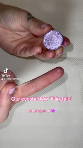 Fairytale- Foiled Eyeshadow Pan